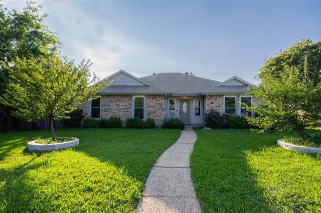 7102 Lyons Rd in Garland, TX - Building Photo