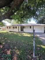 171 E Morris Ave in Fayetteville, AR - Building Photo