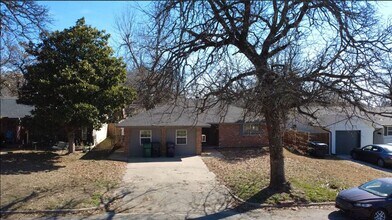 624 Woodland Way in Oklahoma City, OK - Building Photo - Building Photo