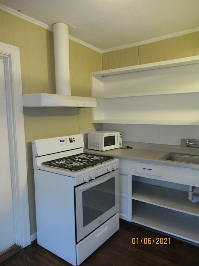 property at 318 Circle Way St