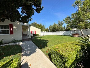 3917 W Chandler Blvd in Burbank, CA - Building Photo - Building Photo