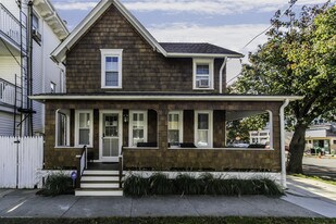 42 Central Ave in Ocean Grove, NJ - Building Photo
