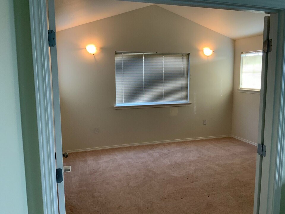 89 M St NE in Ephrata, WA - Building Photo