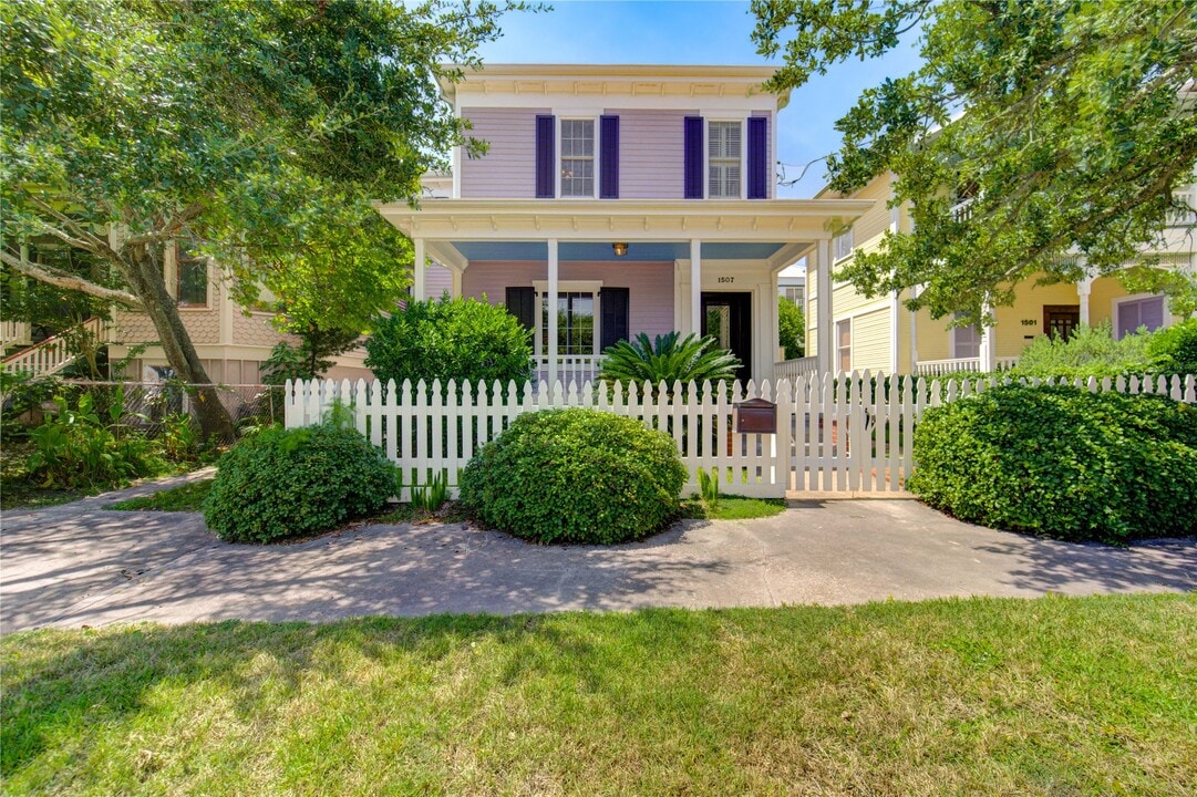 1507 20th St in Galveston, TX - Building Photo