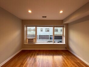 6535 N Mozart St in Chicago, IL - Building Photo - Building Photo