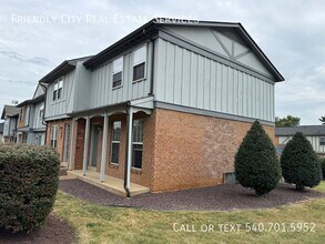 1 Holly Ct in Harrisonburg, VA - Building Photo - Building Photo