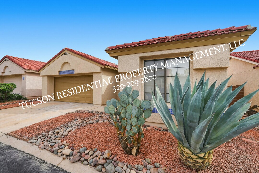 701 W Oakley Pl in Tucson, AZ - Building Photo