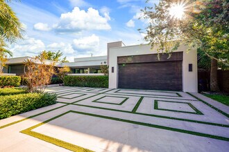 4011 Bayview Dr in Fort Lauderdale, FL - Building Photo - Building Photo