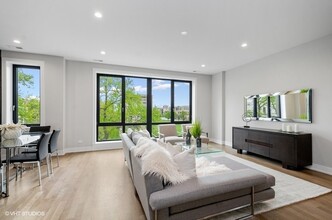 6242 S Greenwood Ave in Chicago, IL - Foto de edificio - Building Photo