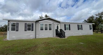4371 SE County Rd 405 in Mayo, FL - Building Photo