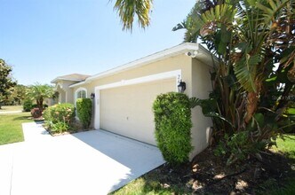241 Pine Shadow Ln in Auburndale, FL - Building Photo - Building Photo