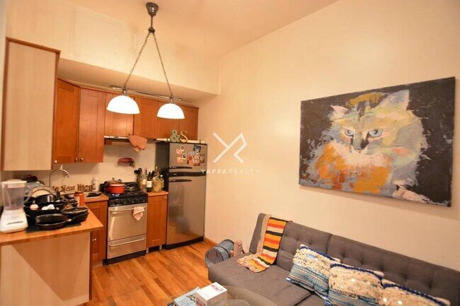 183 Graham Ave in Brooklyn, NY - Building Photo - Building Photo