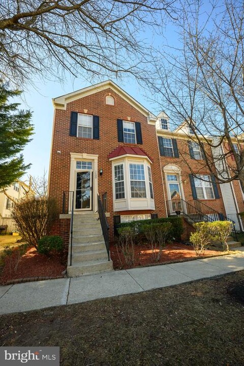 1700 Palmetto Dr in Bowie, MD - Foto de edificio