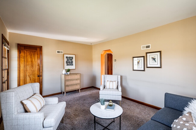 2411 W Mill Rd in Glendale, WI - Building Photo - Building Photo