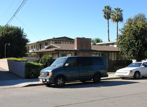 529 W 25th St in San Bernardino, CA - Foto de edificio - Building Photo