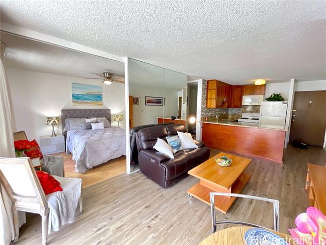 2452 Tusitala St in Honolulu, HI - Building Photo - Building Photo