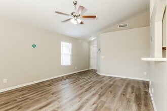 8413 W Bluefield Ave in Peoria, AZ - Building Photo - Building Photo