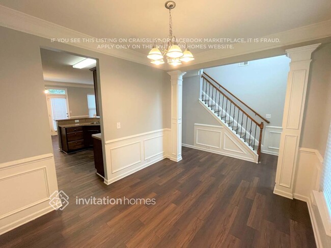 1631 Eastway Dr in Dallas, NC - Foto de edificio - Building Photo