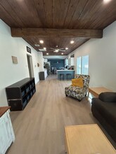 3224 W Houston St in San Antonio, TX - Building Photo - Building Photo