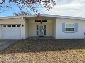 385 S Brevard Ave in Cocoa Beach, FL - Building Photo
