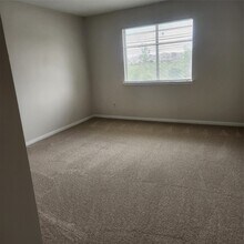 21755 Debray Dr in Spring, TX - Foto de edificio - Building Photo