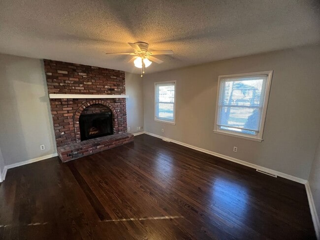 6401 120th Terrace in Grandview, MO - Building Photo - Building Photo