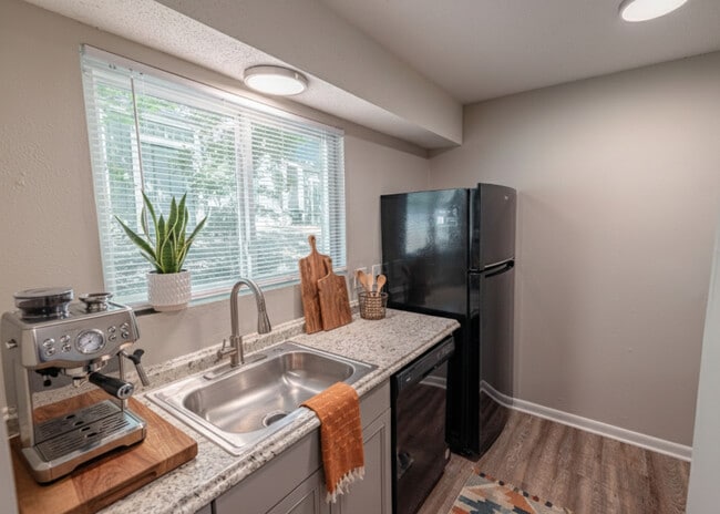 Keystone Apartments in Fayetteville, NC - Building Photo - Building Photo