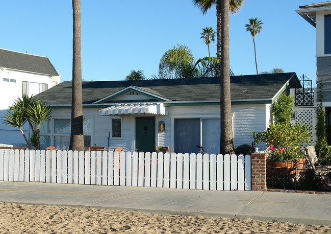 1000 Oceanfront in Newport Beach, CA - Building Photo - Building Photo