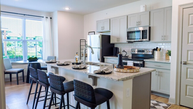 The Waters at Settlers Trace in Lafayette, LA - Building Photo - Building Photo