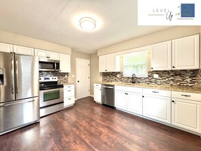 111 NE 90th Terrace in Kansas City, MO - Building Photo - Building Photo