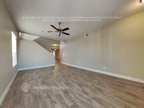 8049 Sweet Clover Ct in Las Vegas, NV - Building Photo - Building Photo