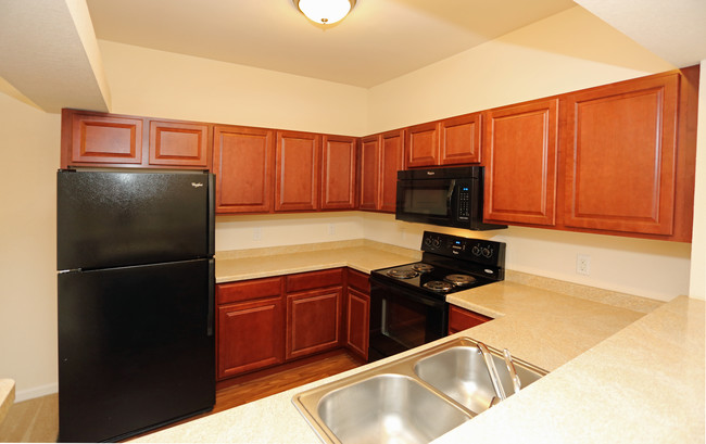 The Orchard Apartments in Greenfield, WI - Building Photo - Interior Photo