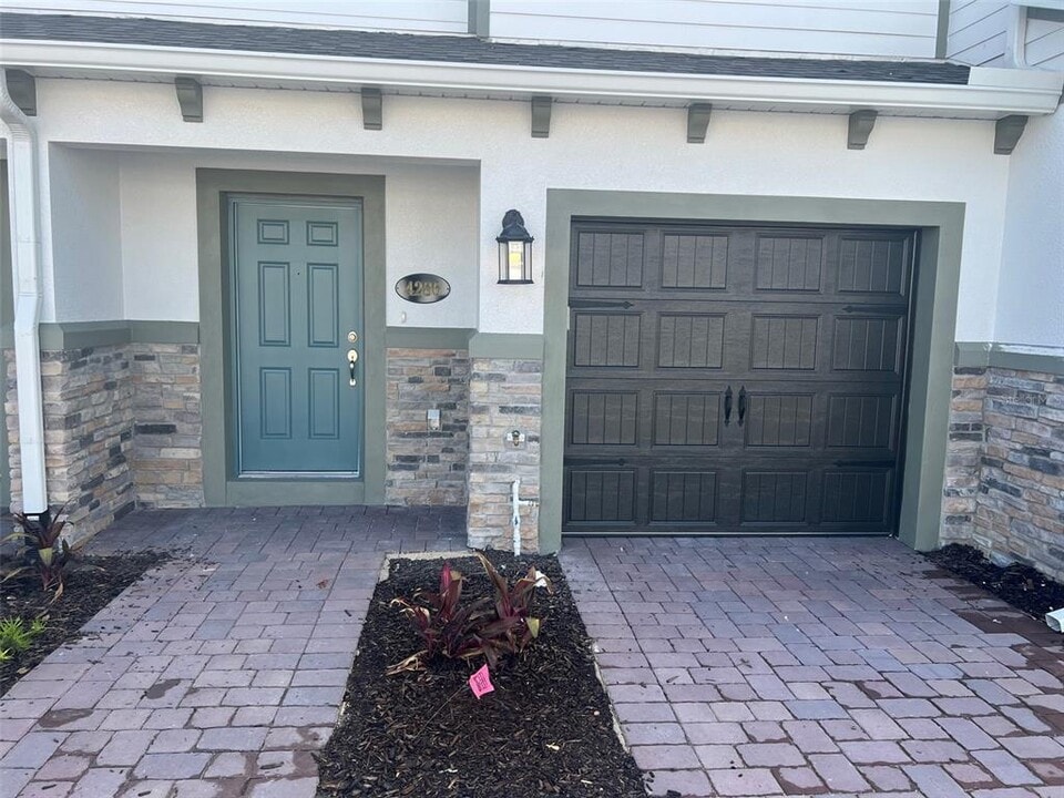 4286 Campsite Lp in Orlando, FL - Building Photo