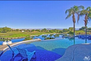 104 Loch Lomond Rd in Rancho Mirage, CA - Building Photo