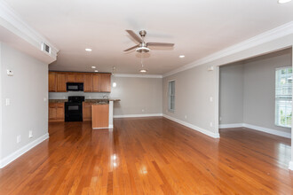 Hillcrest Park in Atlanta, GA - Building Photo - Interior Photo