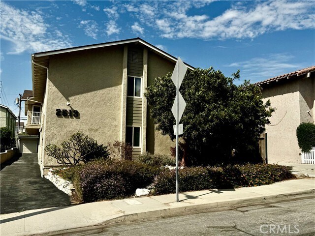 2513 Ruhland Ave in Redondo Beach, CA - Building Photo