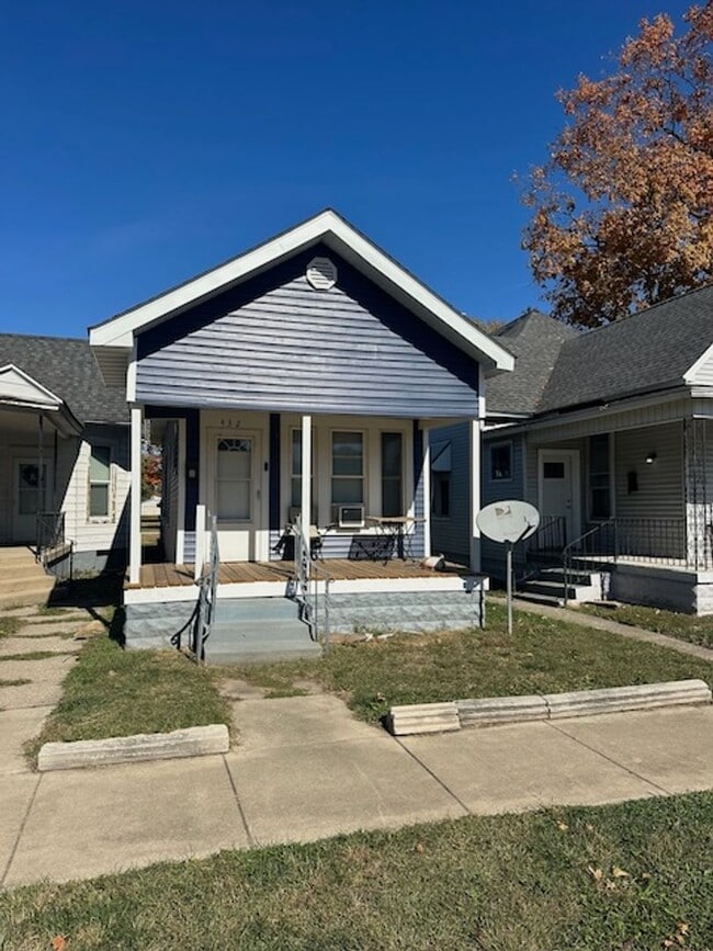 property at 432 2nd Ave