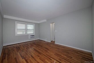 985 Oceanfront in Long Beach, NY - Foto de edificio - Building Photo