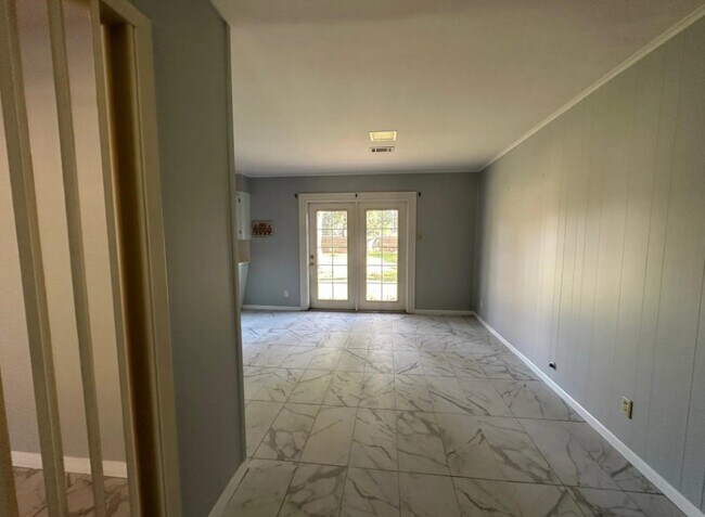 1707 Avenue E in Nederland, TX - Building Photo - Building Photo