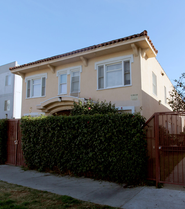 716-724 Olive Ave in Long Beach, CA - Building Photo