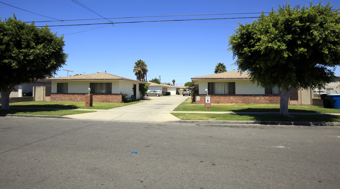 7282 21st St in Westminster, CA - Building Photo