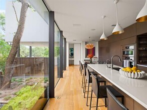 2210 Westlake Dr in Austin, TX - Building Photo - Building Photo