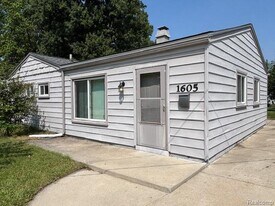 1605 E Greig Ave in Madison Heights, MI - Building Photo