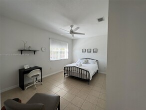 2529 SW 153rd Pass, Unit 1 in Miami, FL - Building Photo - Building Photo