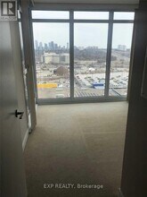 121-1121 McMahon Dr in Toronto, ON - Building Photo - Building Photo