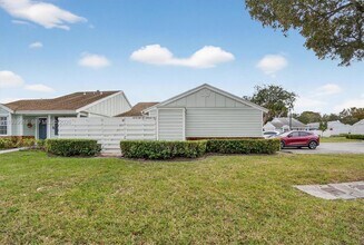 13773 SW 147th Cir Ln in Miami, FL - Building Photo - Building Photo