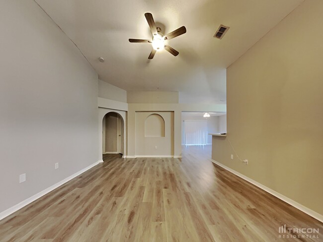 317 Cardiff Ave in Davenport, FL - Building Photo - Building Photo