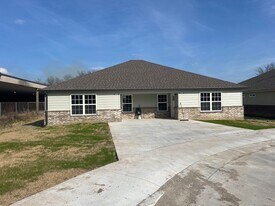 1005-1007 S Cherokee Ave in Tahlequah, OK - Building Photo