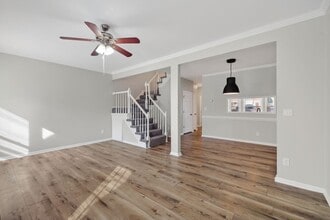 729 Creekside Crescent in Chesapeake, VA - Building Photo - Building Photo