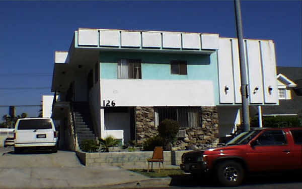 126 N Manhattan Pl in Los Angeles, CA - Building Photo